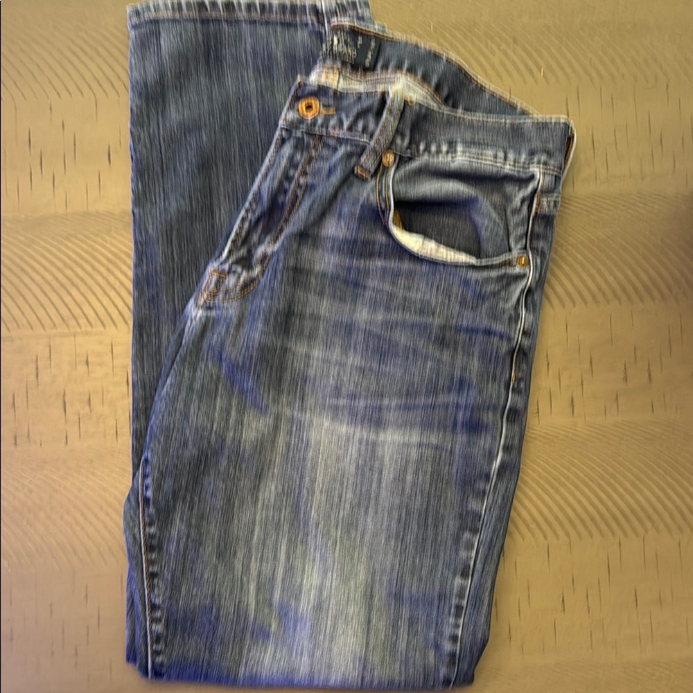 Lucky Brand Blue Straight Jeans with Vintage Appeal